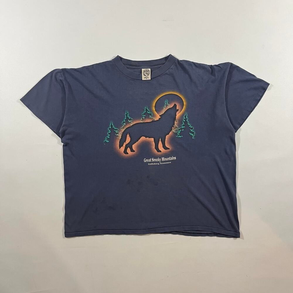 Vintage 90s wolf nature tee